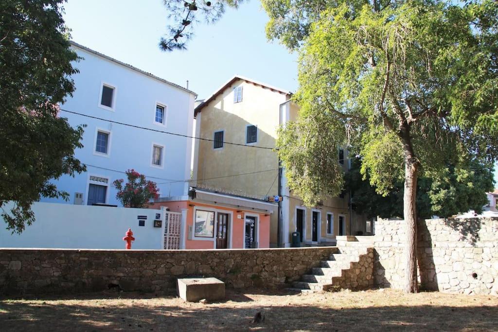 Nerezine Apartmany Centrum Екстериор снимка